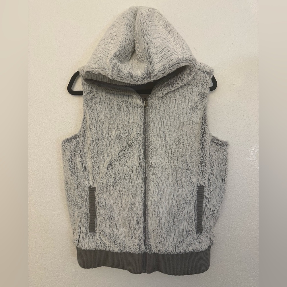 Patagonia Hooded Fleece Vest - Picture 4 of 9